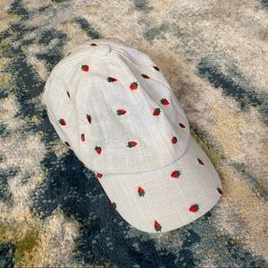 Accessories | White Strawberry Hat 